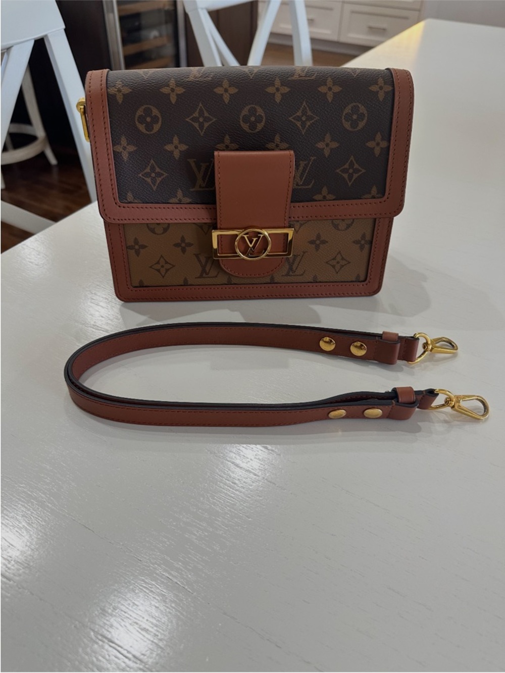 Louis Vuitton Dauphine Monogram Reverse Canvas Shoulder Bag MM with Gold Chain - Picture 7 of 16